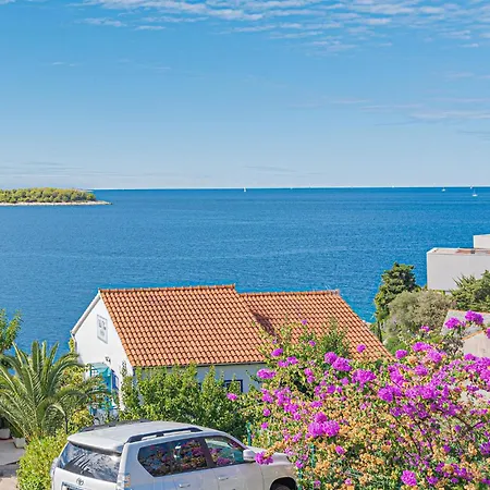 Cozy In With House Sea View